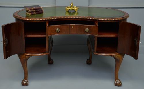 fig 2. Early 20th Century Mahogany Kidney Shaped Desk
