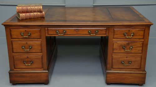 fig 2. Early 20th Century Mahogany Pedestal Desk c.1920