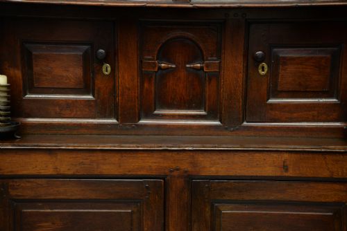 fig 2. Small Early 18th Century Oak Cwpwrdd Deuddarn Or Two Part Cupboard