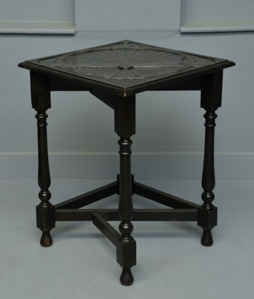 Charming Victorian Oak Gate-leg Occasional Side-table