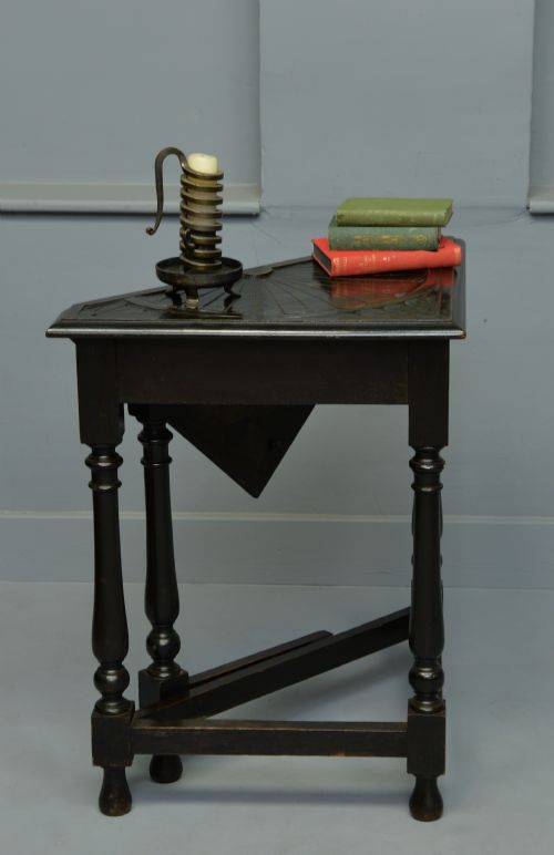 fig 2. Charming Victorian Oak Gate-Leg Occasional Side-Table