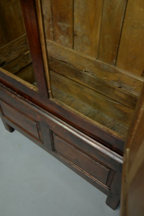 fig 4. Charming 17th Century Oak Two Part Livery Cupboard / Wardrobe 