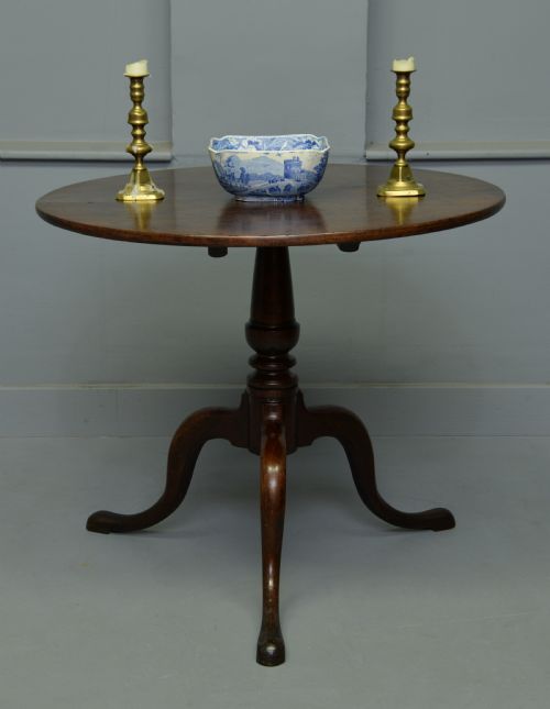 George II Mahogany Tilt-top Breakfast / Supper Table