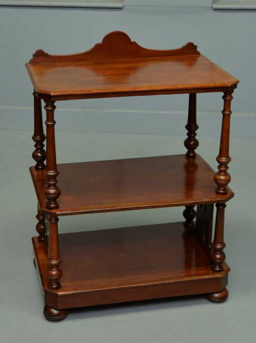 Victorian Walnut Whatnot / Shelves / Display Stand