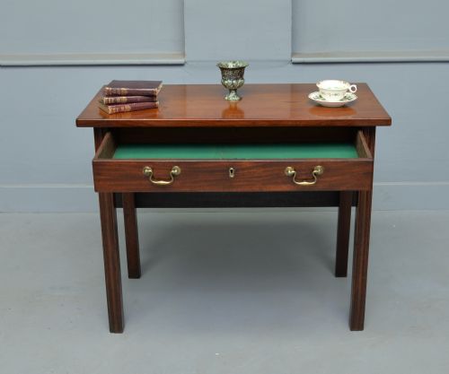 fig 1. Georgian Mahogany Side / Tea Table