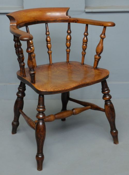 Victorian Figured Elm Bow-back Windsor Chair