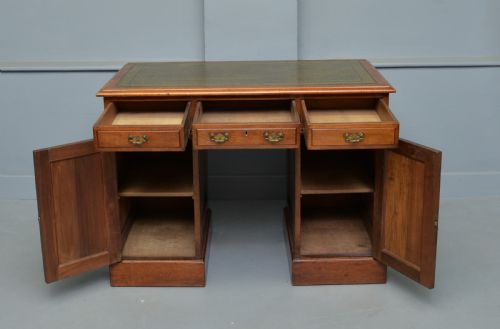 fig 3. Victorian Mahogany Pedestal Desk