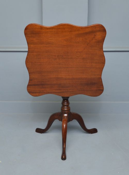 georgian mahogany serpentine tilttop side wine table - CATEGORY: ANTIQUE TABLES - DATED GEORGIAN