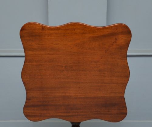 GEORGIAN MAHOGANY SERPENTINE TILTTOP SIDE WINE TABLE - ADDITIONAL PHOTO 2