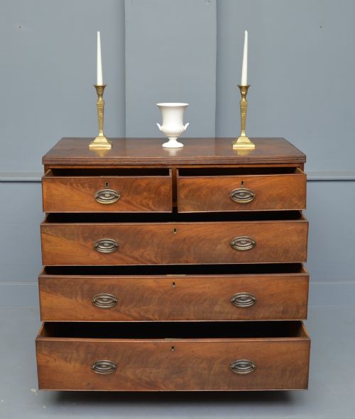 GEORGIAN FLAME MAHOGANY CHEST OF DRAWERS - ADDITIONAL PHOTO 1