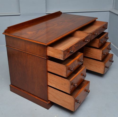 VICTORIAN FLAME MAHOGANY PEDESTAL DESK - ADDITIONAL PHOTO 3