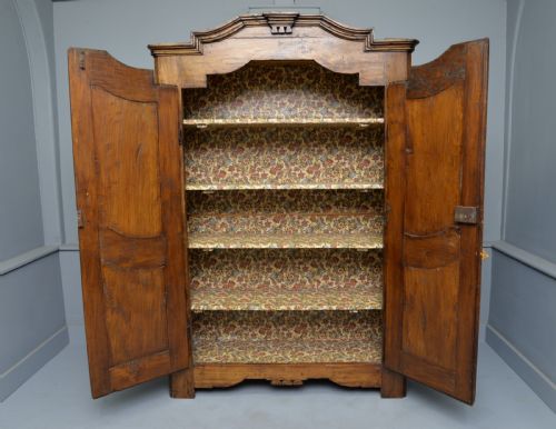 18THC FRENCH WALNUT ARMOIRE - ADDITIONAL PHOTO 1