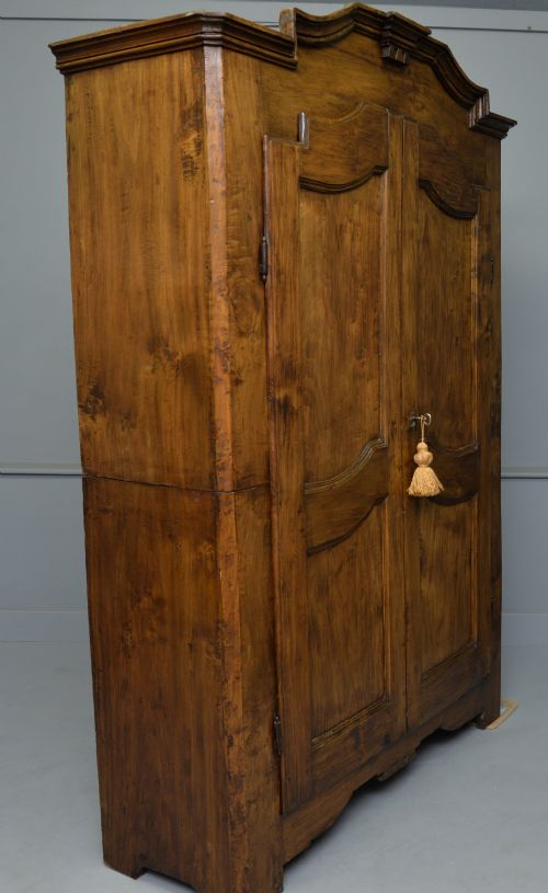 18THC FRENCH WALNUT ARMOIRE - ADDITIONAL PHOTO 8