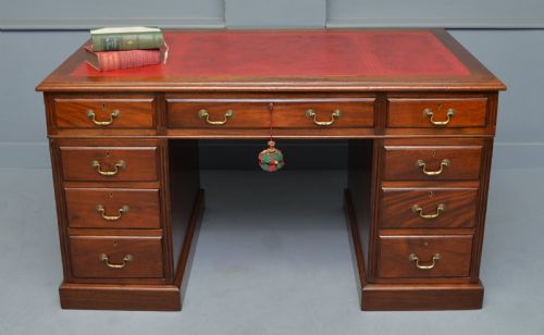 victorian mahogany pedestal desk - CATEGORY: ANTIQUE DESKS - DATED VICTORIAN
