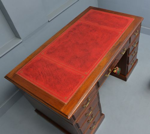 VICTORIAN MAHOGANY PEDESTAL DESK - ADDITIONAL PHOTO 6