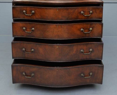 GEORGIAN REVIVAL MAHOGANY SERPENTINE CHEST OF DRAWERS - ADDITIONAL PHOTO 2