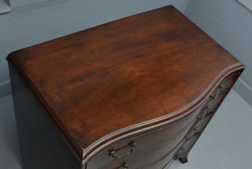 GEORGIAN REVIVAL MAHOGANY SERPENTINE CHEST OF DRAWERS - ADDITIONAL PHOTO 5