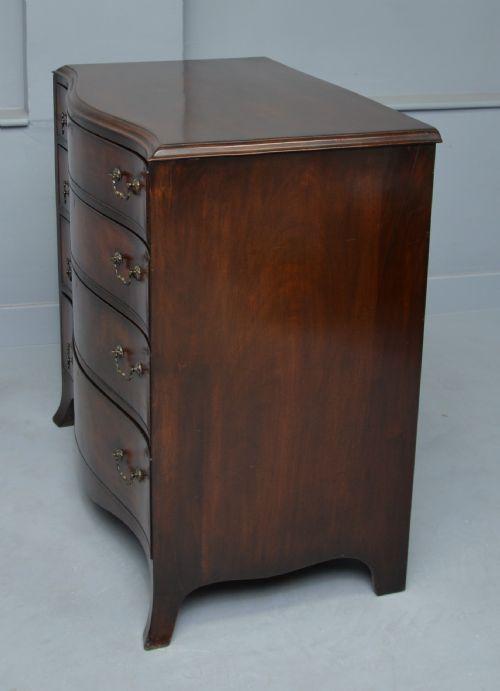 GEORGIAN REVIVAL MAHOGANY SERPENTINE CHEST OF DRAWERS - ADDITIONAL PHOTO 10