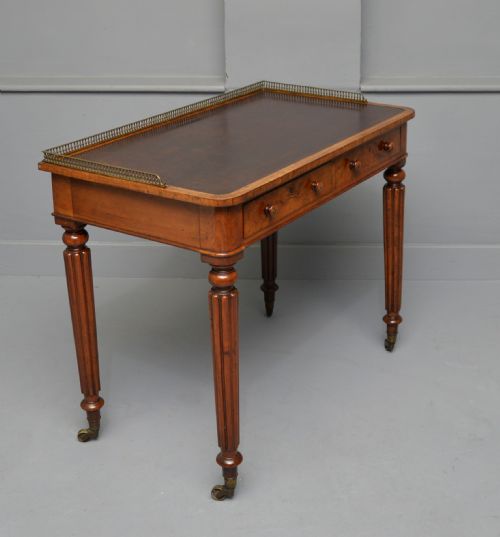FINE QUALITY GILLOWS DESIGN WALNUT WRITING TABLE - ADDITIONAL PHOTO 5