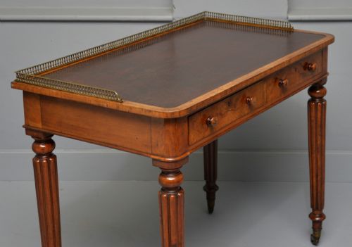 FINE QUALITY GILLOWS DESIGN WALNUT WRITING TABLE - ADDITIONAL PHOTO 6
