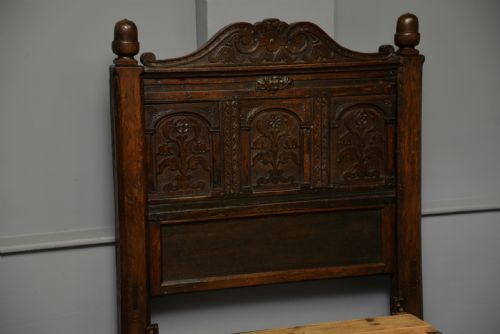 17TH CENTURY AND LATER CARVED OAK SINGLE BED - ADDITIONAL PHOTO 2