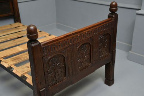 17TH CENTURY AND LATER CARVED OAK SINGLE BED - ADDITIONAL PHOTO 3