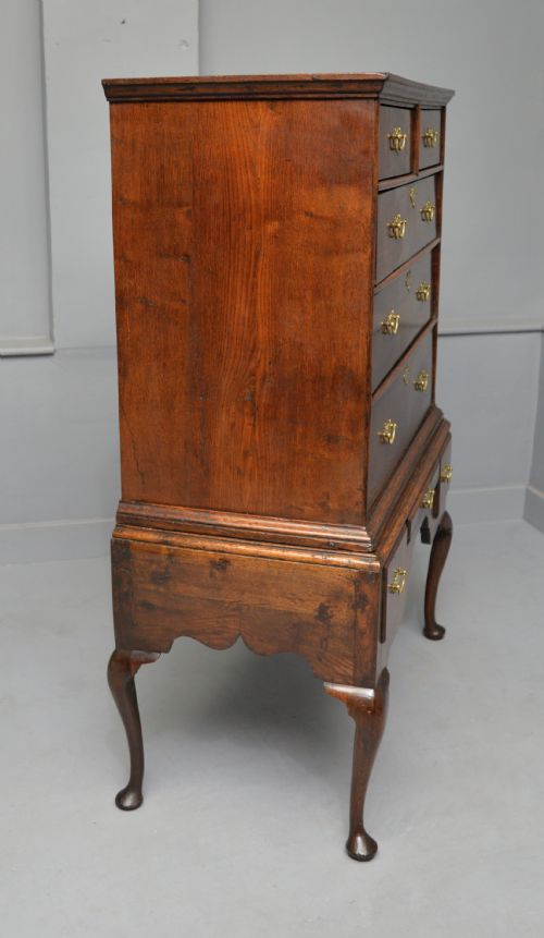 HANDSOME EARLY 18TH CENTURY OAK CHEST ON STAND - ADDITIONAL PHOTO 8