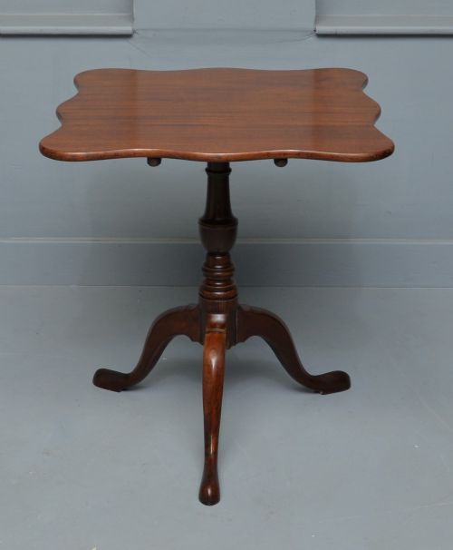 georgian mahogany serpentine tilttop side wine tea lamp table - CATEGORY: ANTIQUE TABLES - DATED GEORGIAN