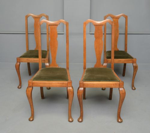 set of four queen anne style walnut dining chairs - CATEGORY: ANTIQUE CHAIRS - DATED 1920