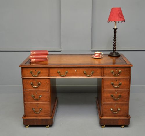 VICTORIAN MAHOGANY PEDESTAL DESK - ADDITIONAL PHOTO 1