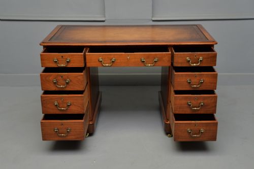 VICTORIAN MAHOGANY PEDESTAL DESK - ADDITIONAL PHOTO 3