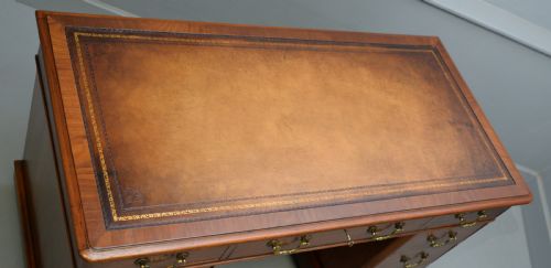 VICTORIAN MAHOGANY PEDESTAL DESK - ADDITIONAL PHOTO 9