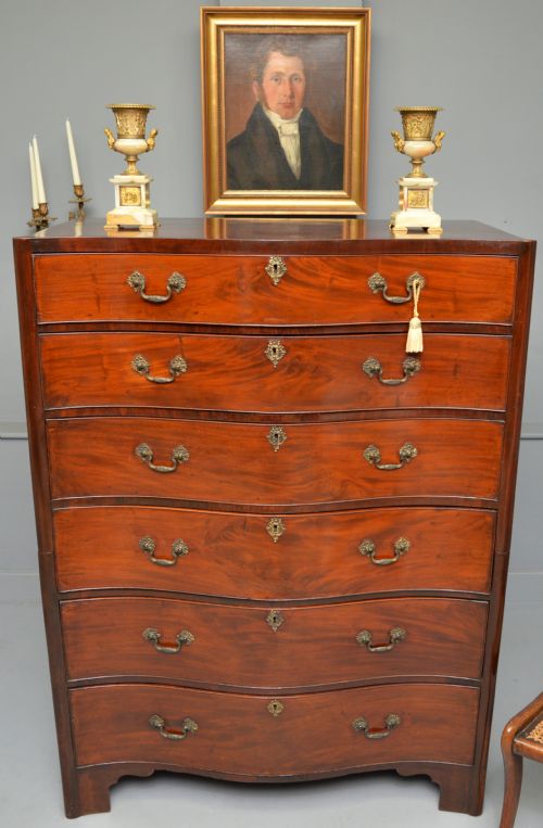TALL GEORGIAN MAHOGANY SERPENTINE CHEST OF DRAWERS - ADDITIONAL PHOTO 7