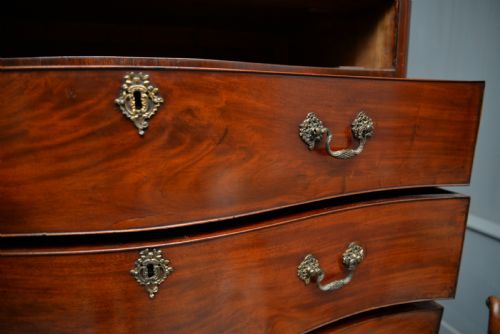 TALL GEORGIAN MAHOGANY SERPENTINE CHEST OF DRAWERS - ADDITIONAL PHOTO 15