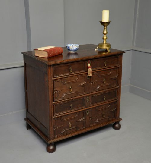 17TH CENTURY GEOMETRIC OAK CHEST OF DRAWERS - ADDITIONAL PHOTO 5