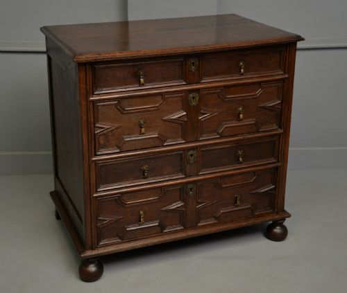 17TH CENTURY GEOMETRIC OAK CHEST OF DRAWERS - ADDITIONAL PHOTO 20