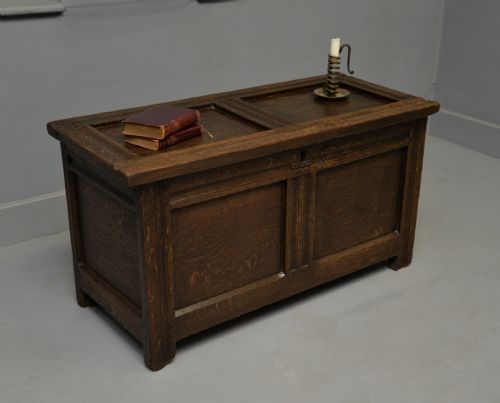 small early 18th century oak coffer blanket box chest - CATEGORY: ANTIQUE CHESTS - DATED 18TH CENTURY