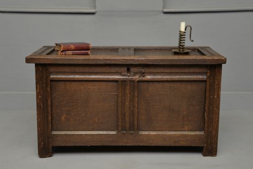 SMALL EARLY 18TH CENTURY OAK COFFER BLANKET BOX CHEST - ADDITIONAL PHOTO 2