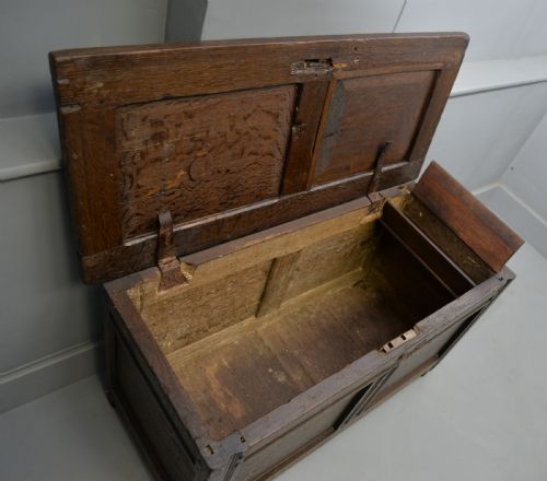 SMALL EARLY 18TH CENTURY OAK COFFER BLANKET BOX CHEST - ADDITIONAL PHOTO 13