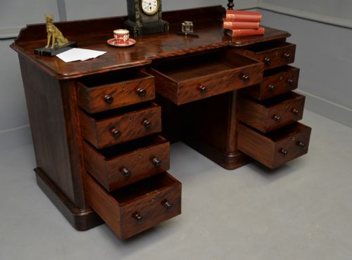 VICTORIAN PLUM PUDDING MAHOGANY PEDESTAL DESK - ADDITIONAL PHOTO 5