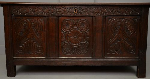 CHARMING 17TH CENTURY CARVED OAK COFFER CHEST - ADDITIONAL PHOTO 12