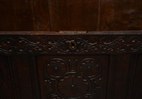 CHARMING 17TH CENTURY CARVED OAK COFFER CHEST - ADDITIONAL PHOTO 17