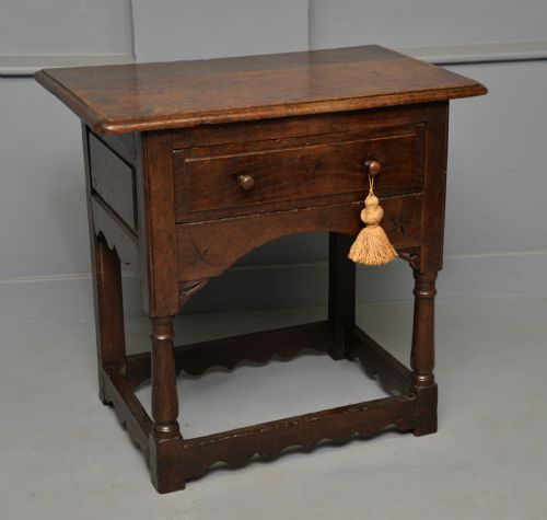 CHARMING 17TH CENTURY SOLID OAK SIDE LAMP TABLE - ADDITIONAL PHOTO 15