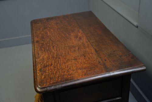 CHARMING 17TH CENTURY SOLID OAK SIDE LAMP TABLE - ADDITIONAL PHOTO 16