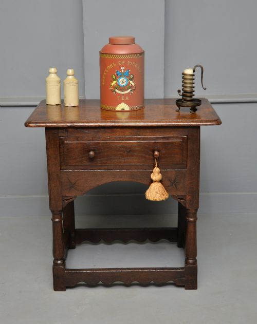 CHARMING 17TH CENTURY SOLID OAK SIDE LAMP TABLE - ADDITIONAL PHOTO 18