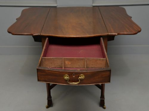 UNUSUAL GEORGIAN GEORGE III MAHOGANY BUTTERFLY PEMBROKE DINING TABLE - ADDITIONAL PHOTO 8