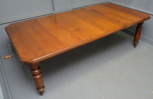 victorian golden oak extending dining table - CATEGORY: ANTIQUE TABLES - DATED VICTORIAN
