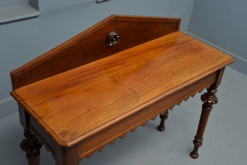 VICTORIAN WALNUT GOTHIC REVIVAL HALL SIDE LAMP TABLE - ADDITIONAL PHOTO 7