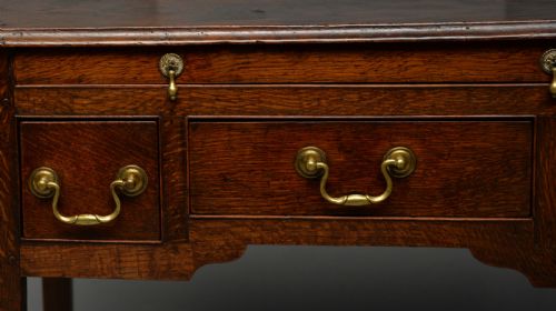 CHARMING GEORGIAN OAK LOWBOY SIDE TABLE - ADDITIONAL PHOTO 10