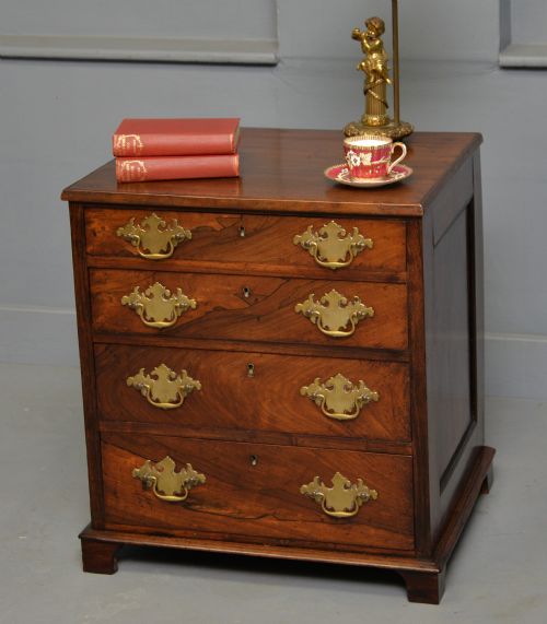 charming small regency rosewood chest of drawers - CATEGORY: ANTIQUE CHEST OF DRAWERS - DATED REGENCY